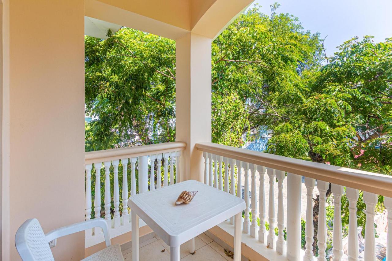 Hispaniola Sol C4 Sosua Luaran gambar